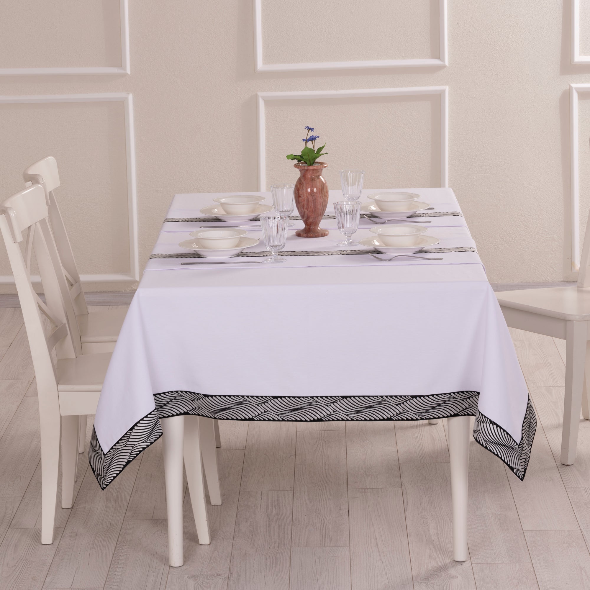 Alba Ensemble Nappe Rectangulaire Blanc Et 2 Chemins De Table